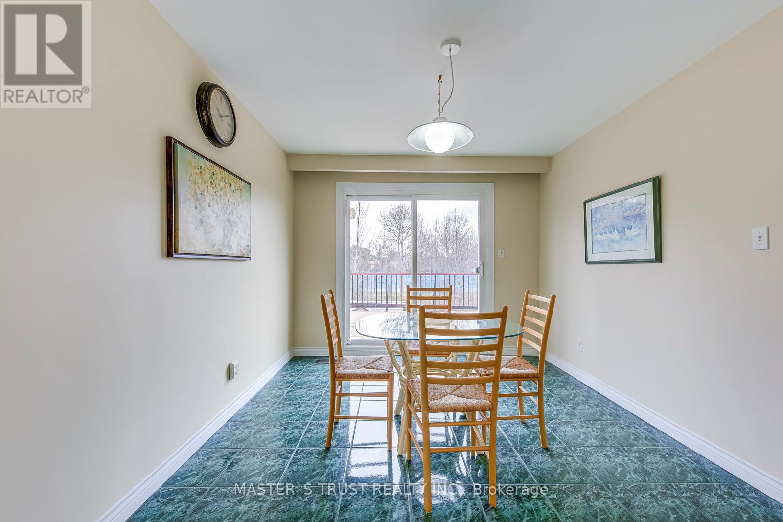 2591 Robin Drive, Mississauga, Ontario  L5K 2G2 - Photo 15 - W12952008