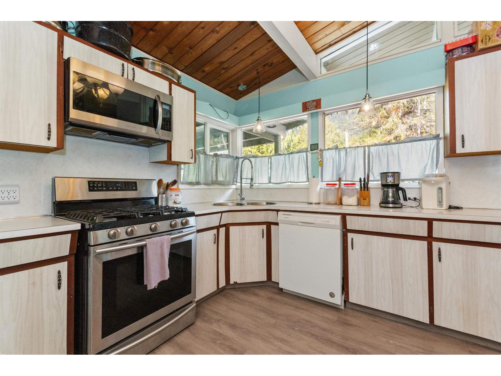 66602 Summer Road, Kawkawa Lake, Hope, British Columbia  V0X 1L1 - Photo 16 - R3106442