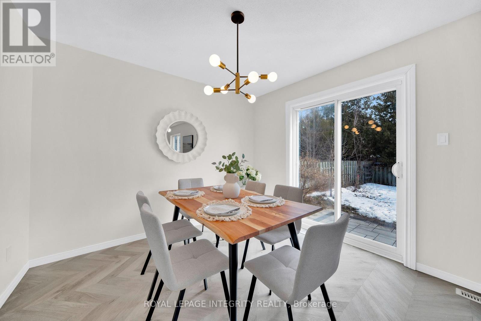 15 Tarquin Crescent, Ottawa, Ontario  K2H 8J7 - Photo 11 - X12954092