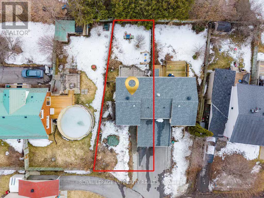 15 Tarquin Crescent, Ottawa, Ontario  K2H 8J7 - Photo 3 - X12954092