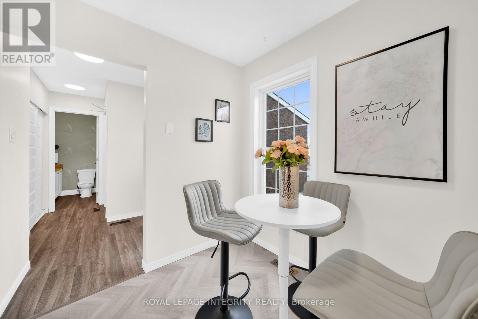 15 Tarquin Crescent, Ottawa, Ontario  K2H 8J7 - Photo 4 - X12954092