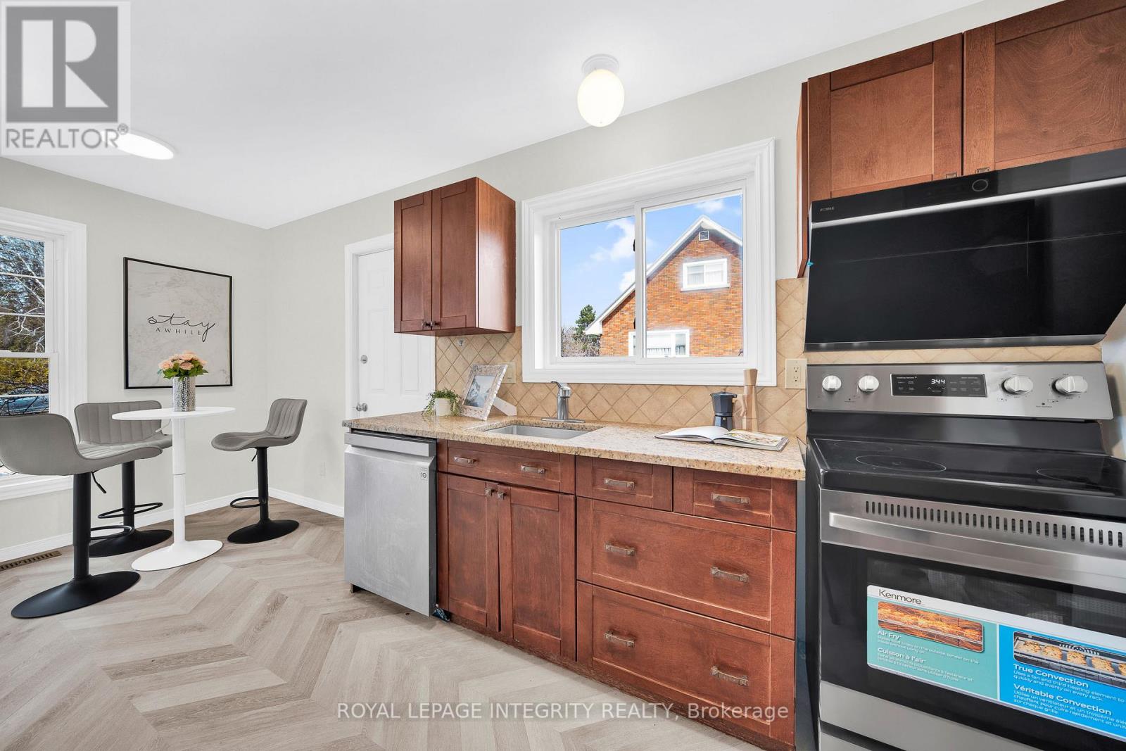 15 Tarquin Crescent, Ottawa, Ontario  K2H 8J7 - Photo 6 - X12954092