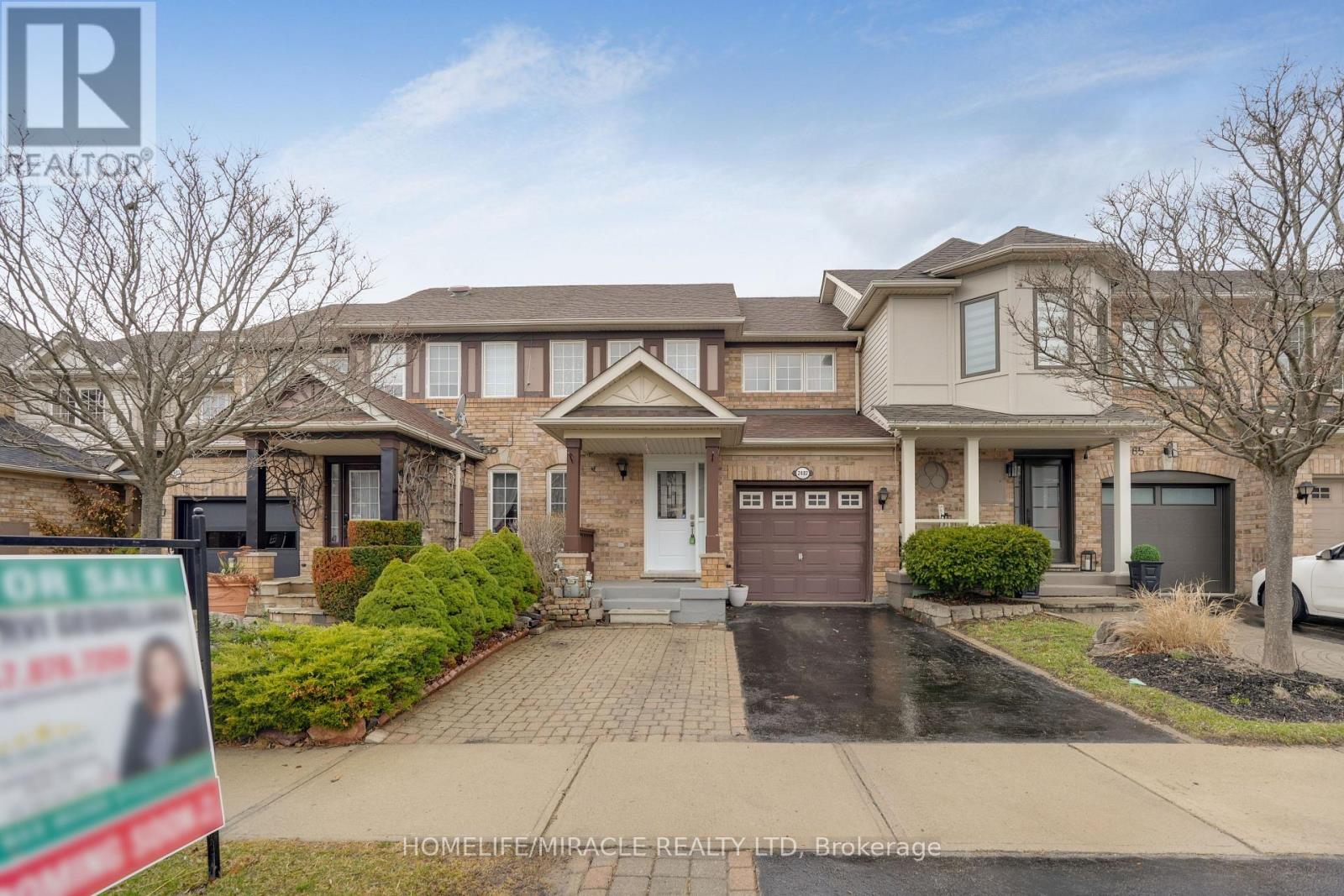 2487 Appalachain Drive, Oakville, Ontario  L6M 4S4 - Photo 2 - W12949476