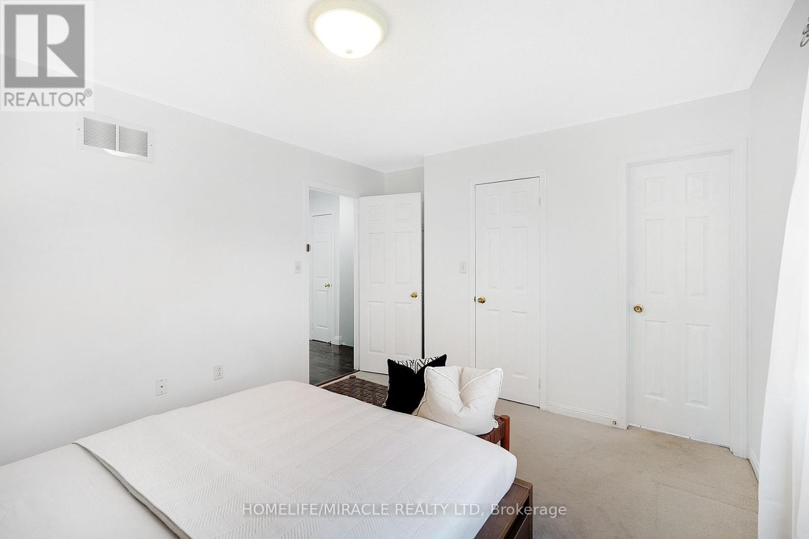 2487 Appalachain Drive, Oakville, Ontario  L6M 4S4 - Photo 23 - W12949476