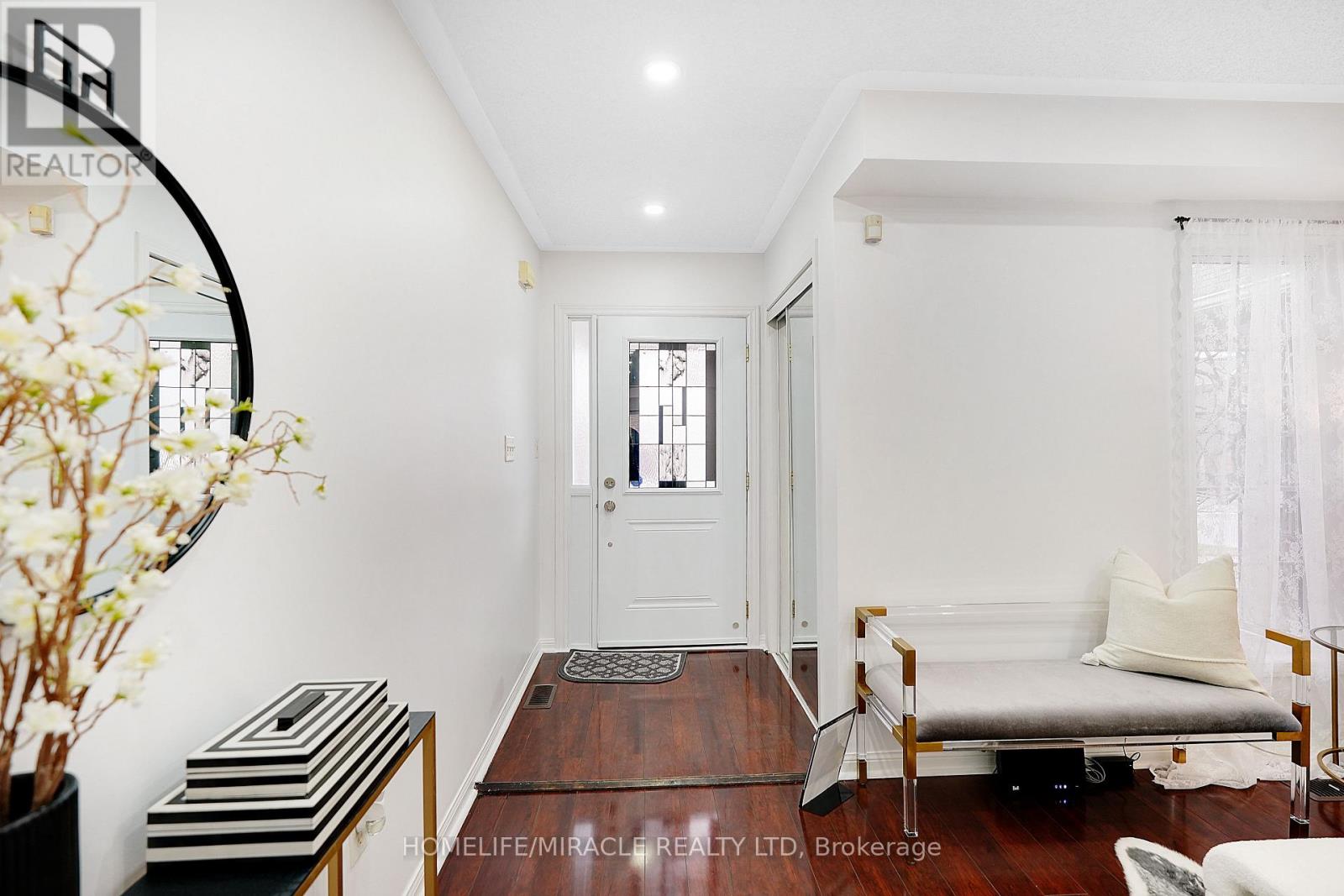 2487 Appalachain Drive, Oakville, Ontario  L6M 4S4 - Photo 7 - W12949476