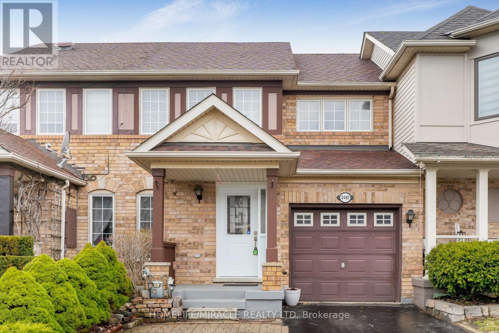 2487 Appalachain Drive, Oakville, Ontario  L6M 4S4 - Photo 5 - W12949476