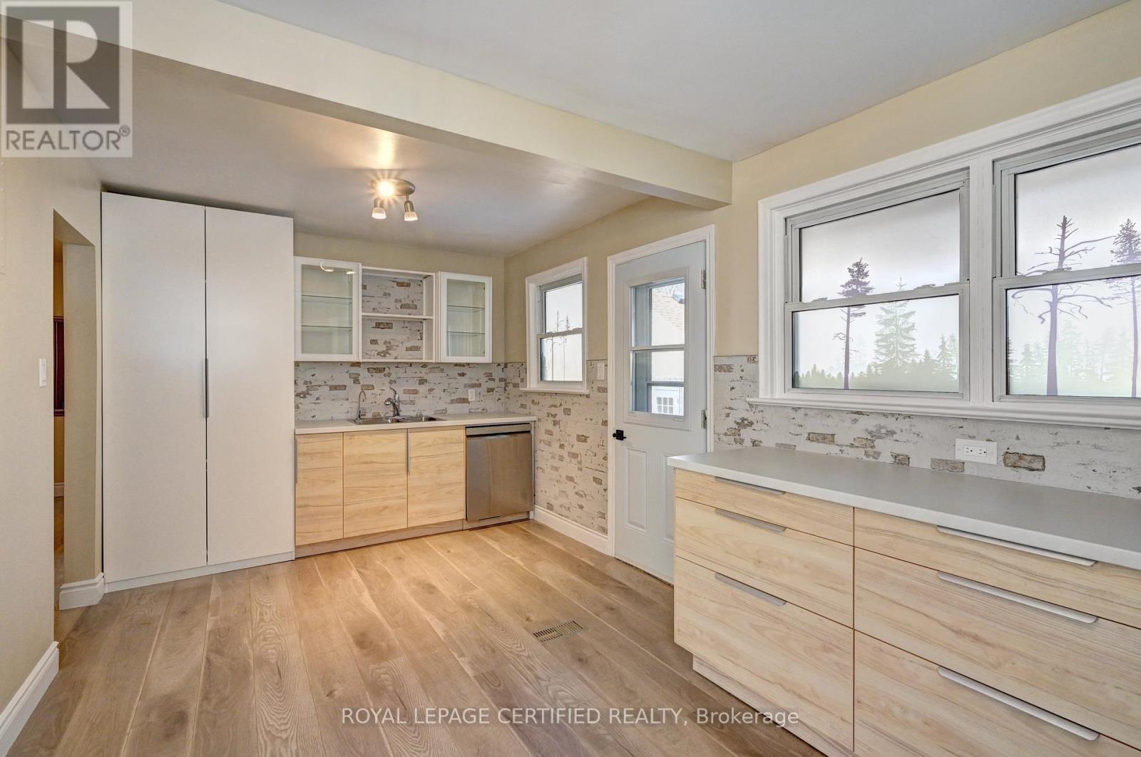 476 Prospect Avenue, Kitchener, Ontario  N2A 1E1 - Photo 5 - X12903376