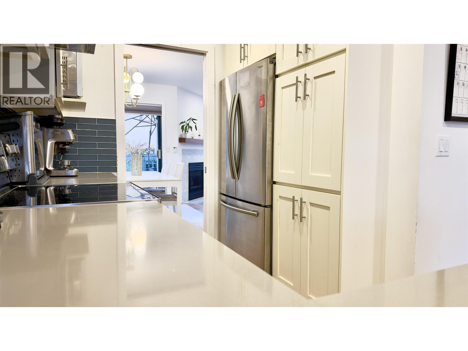 10 2118 Eastern Avenue, North Vancouver, British Columbia  V7L 3G3 - Photo 2 - R3105771