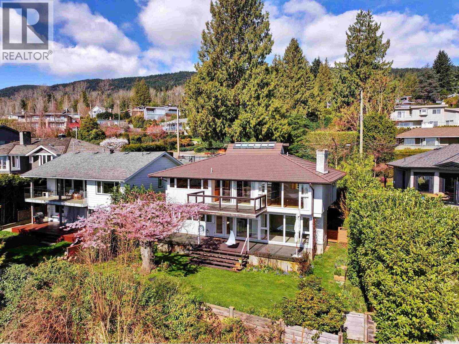 2220 Queens Avenue, West Vancouver, British Columbia  V7V 2Y3 - Photo 10 - R3106674