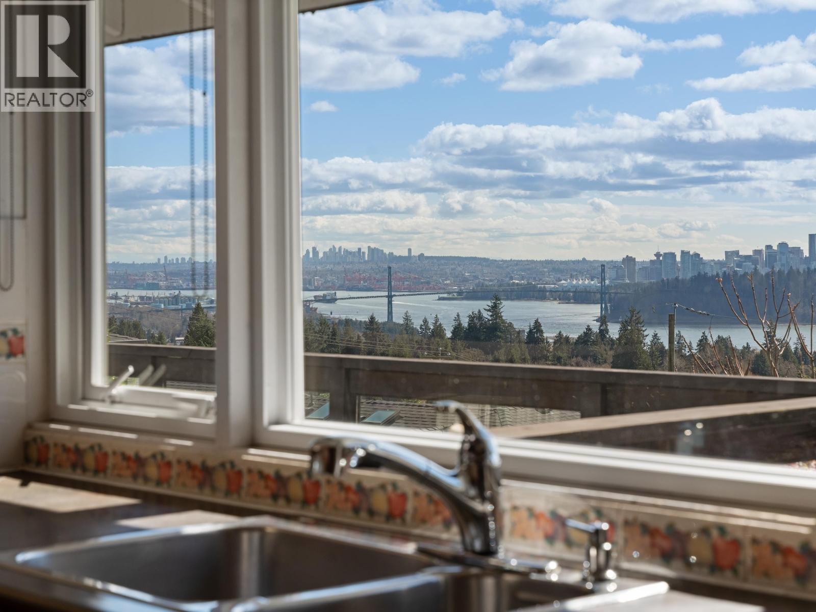 2220 Queens Avenue, West Vancouver, British Columbia  V7V 2Y3 - Photo 13 - R3106674