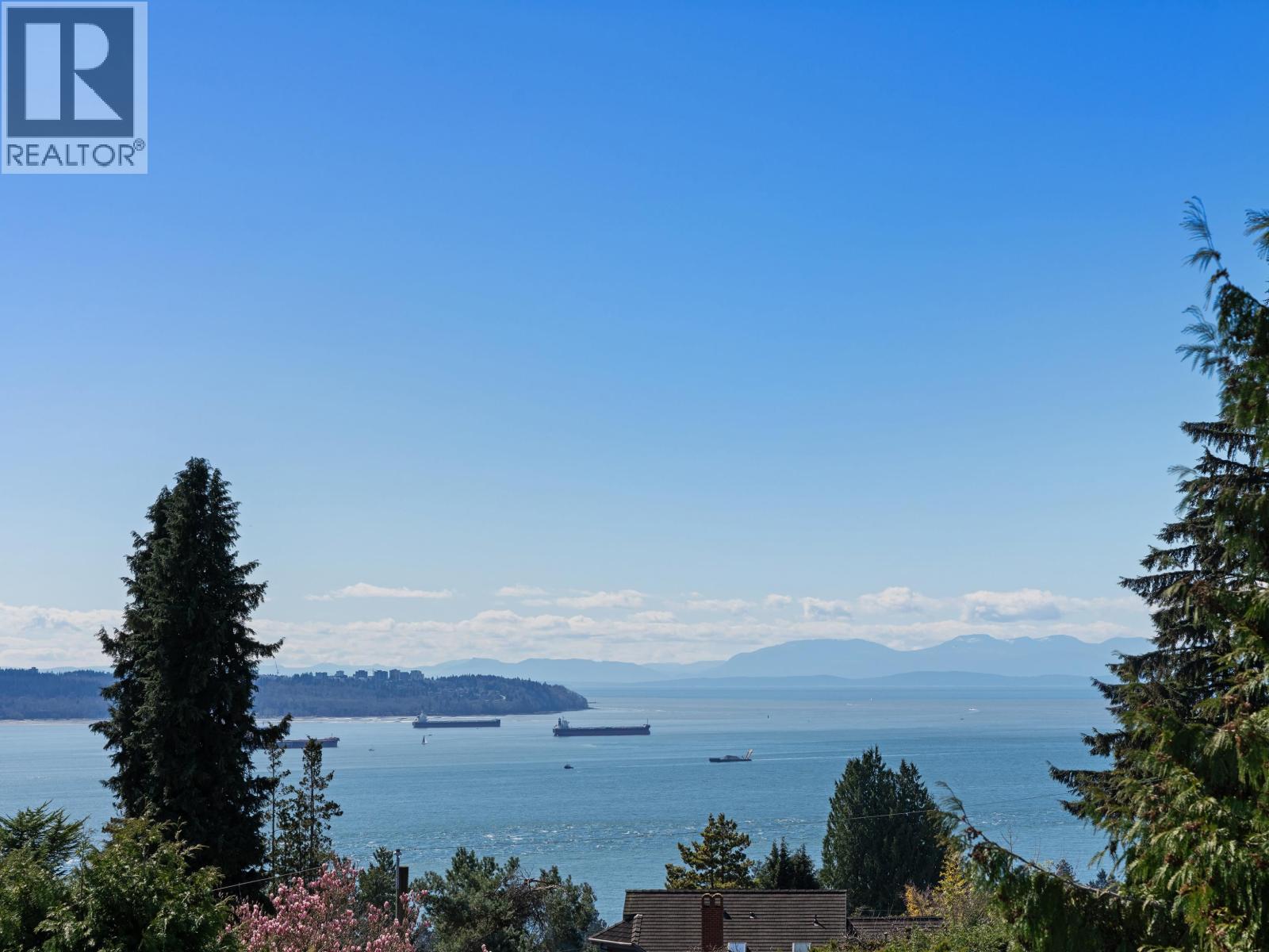 2220 Queens Avenue, West Vancouver, British Columbia  V7V 2Y3 - Photo 32 - R3106674