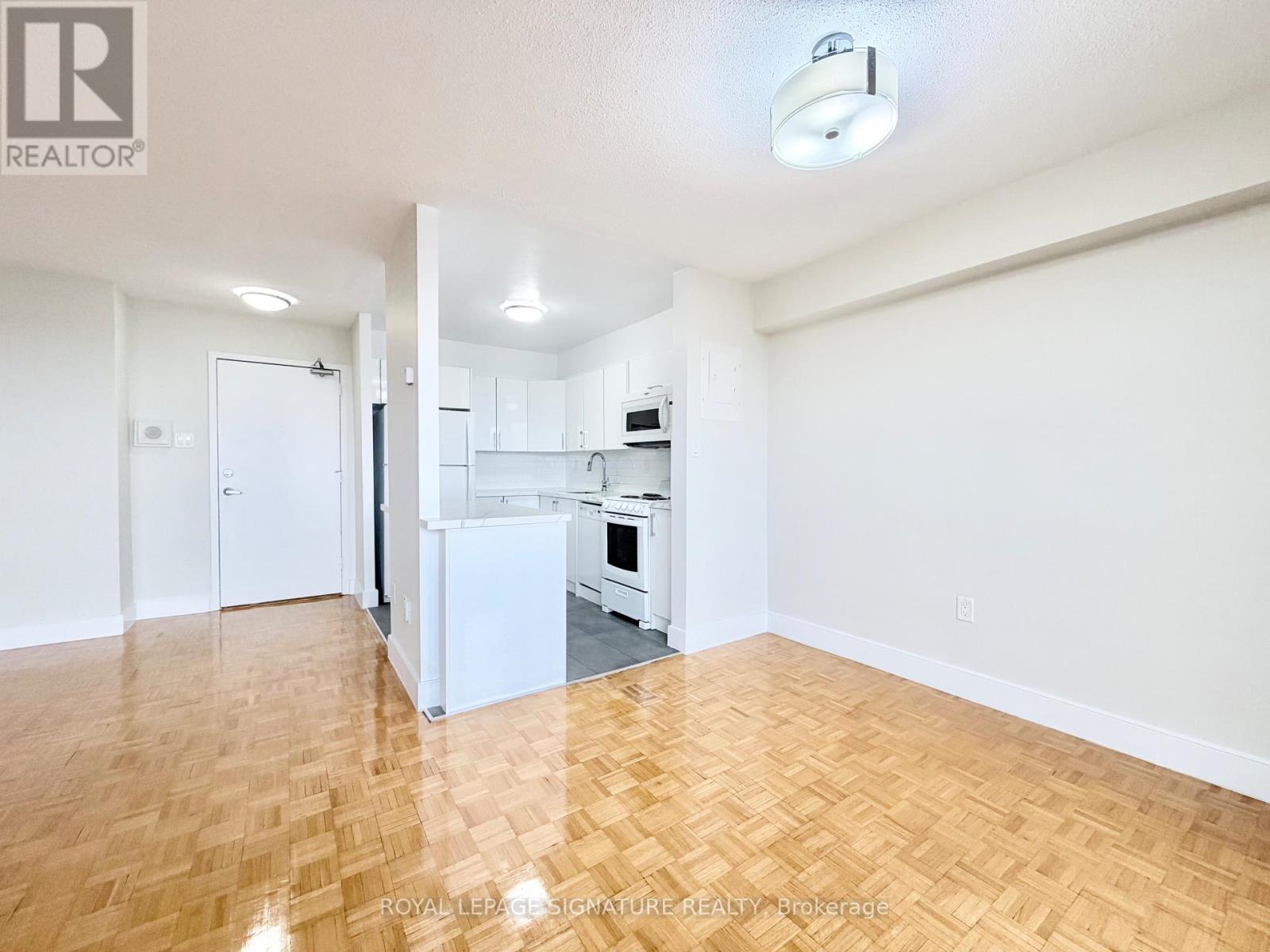 2003 - 666 Spadina Avenue, Toronto, Ontario  M5S 2H8 - Photo 2 - C12952816