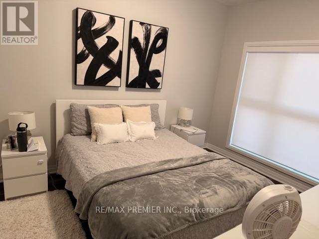 421 - 102 Grovewood Common, Oakville, Ontario  L6H 0X2 - Photo 8 - W12952928