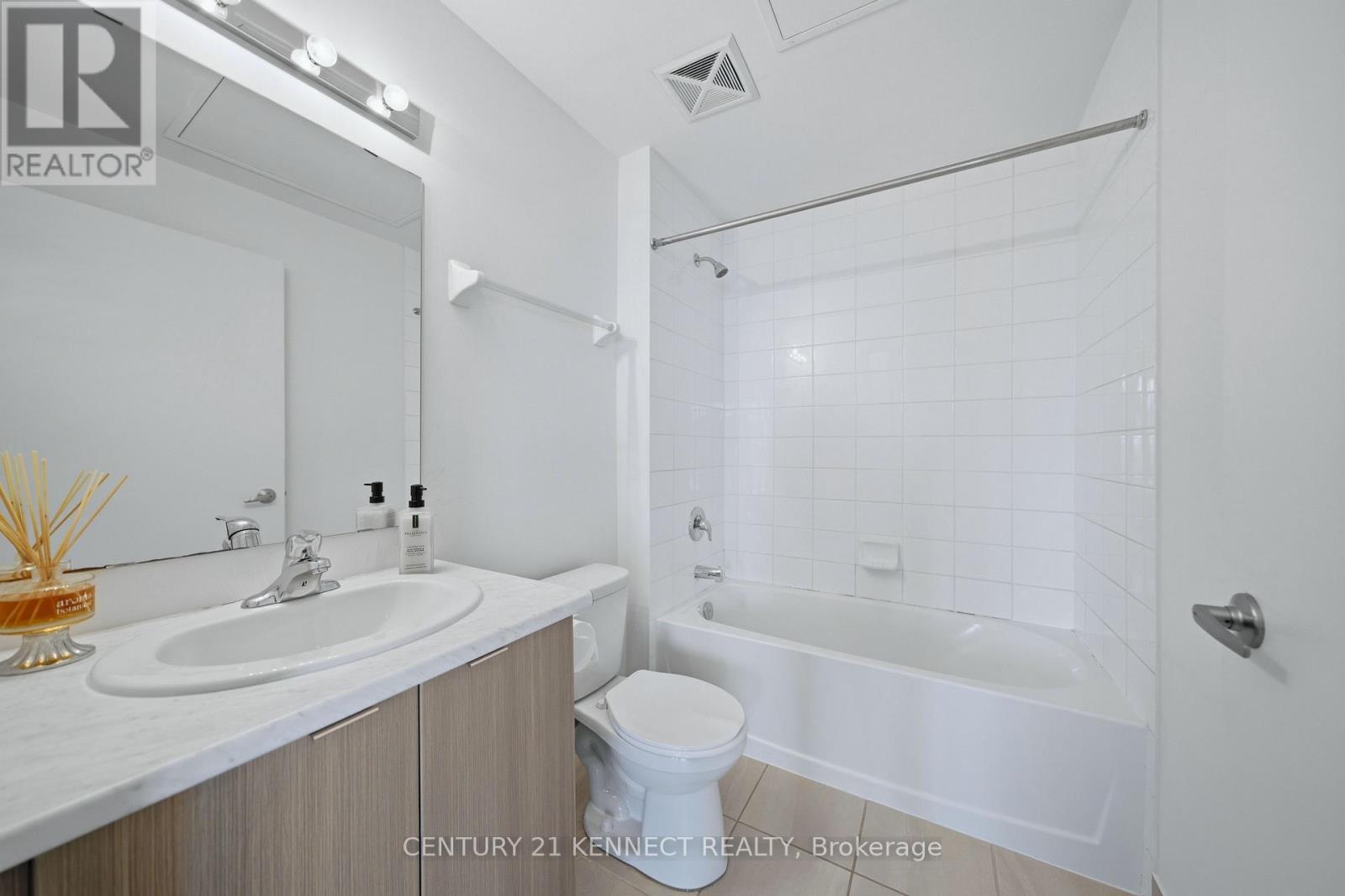 211 - 20 Orchid Court, Toronto, Ontario  M2L 2X8 - Photo 21 - C12954034