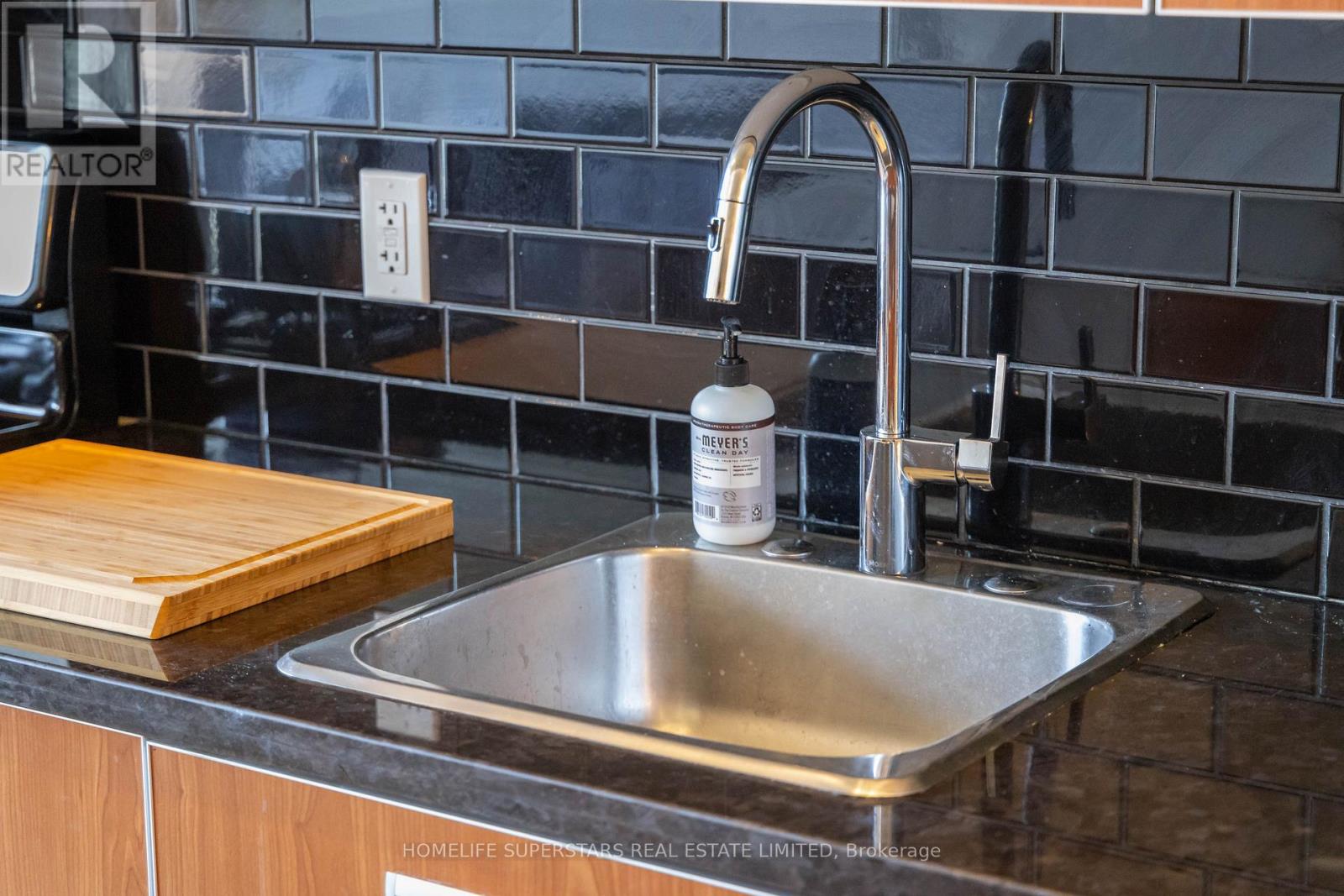 303 - 60 Bathurst Street, Toronto, Ontario  M5V 2P4 - Photo 26 - C12954038