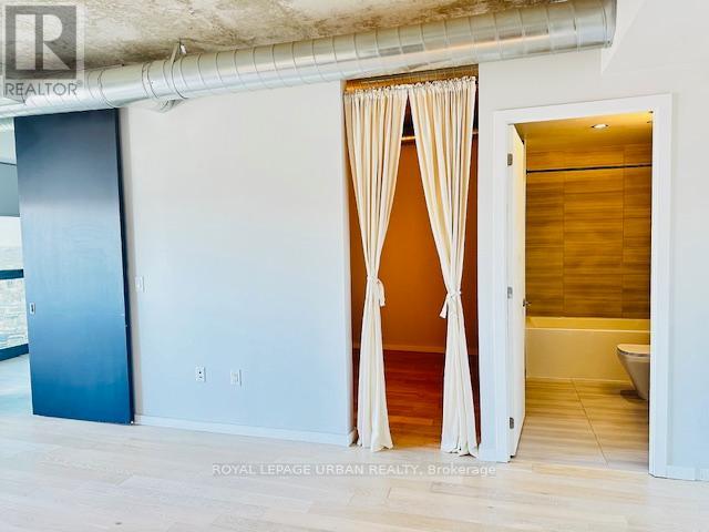 2705 - 170 Bayview Avenue, Toronto, Ontario  M5A 0M4 - Photo 13 - C12954048