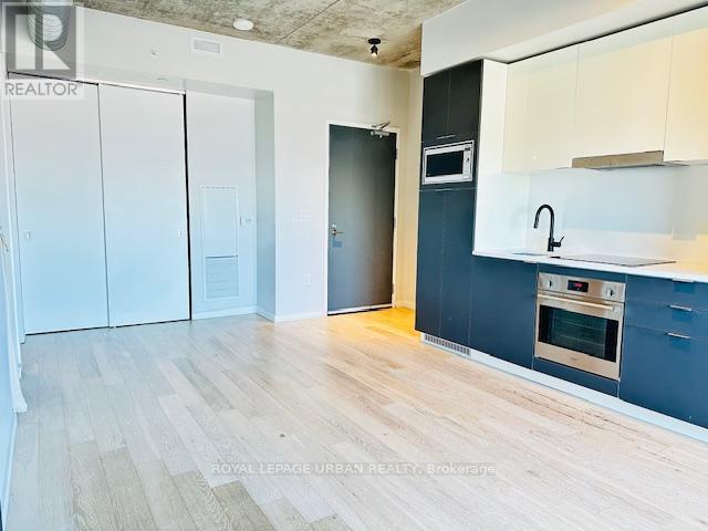 2705 - 170 Bayview Avenue, Toronto, Ontario  M5A 0M4 - Photo 4 - C12954048
