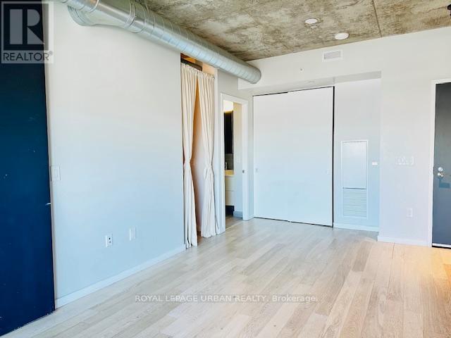 2705 - 170 Bayview Avenue, Toronto, Ontario  M5A 0M4 - Photo 8 - C12954048