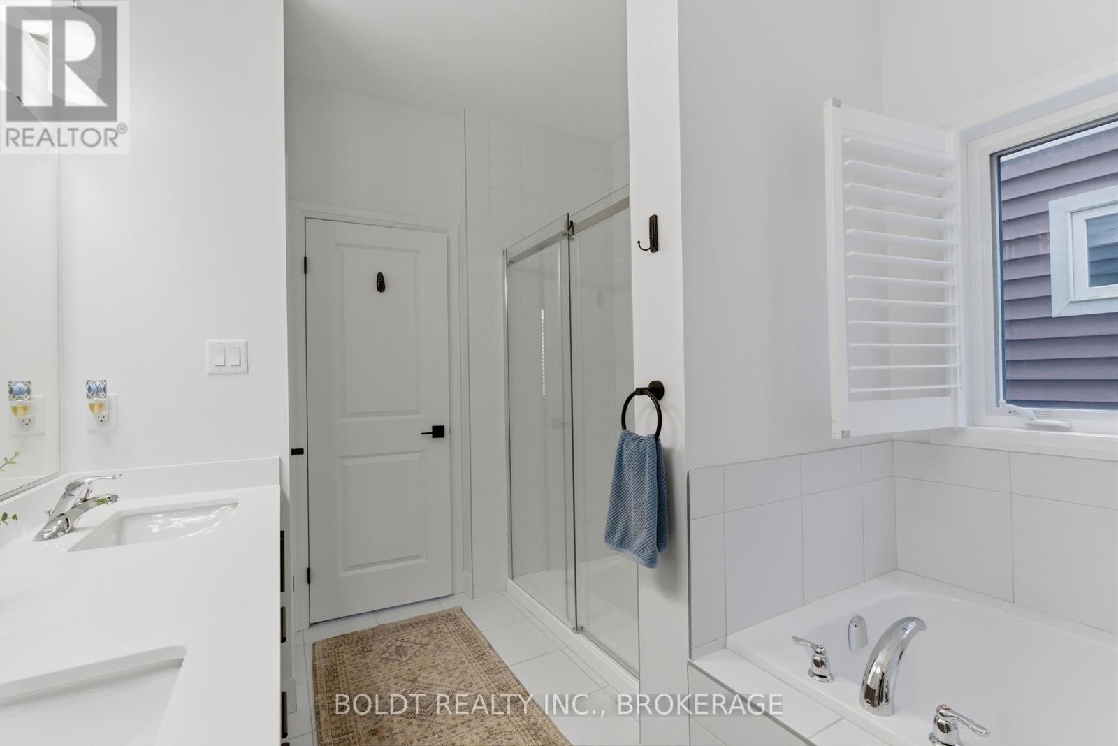 70 Beachwalk Crescent, Fort Erie, Ontario  L0S 1B0 - Photo 19 - X12953006