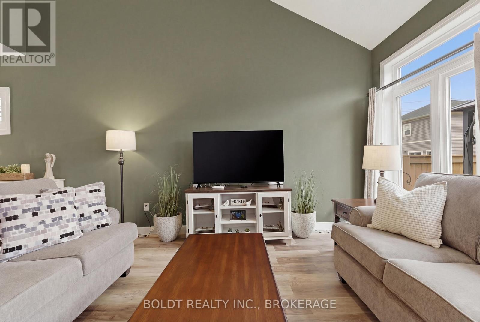 70 Beachwalk Crescent, Fort Erie, Ontario  L0S 1B0 - Photo 12 - X12953006