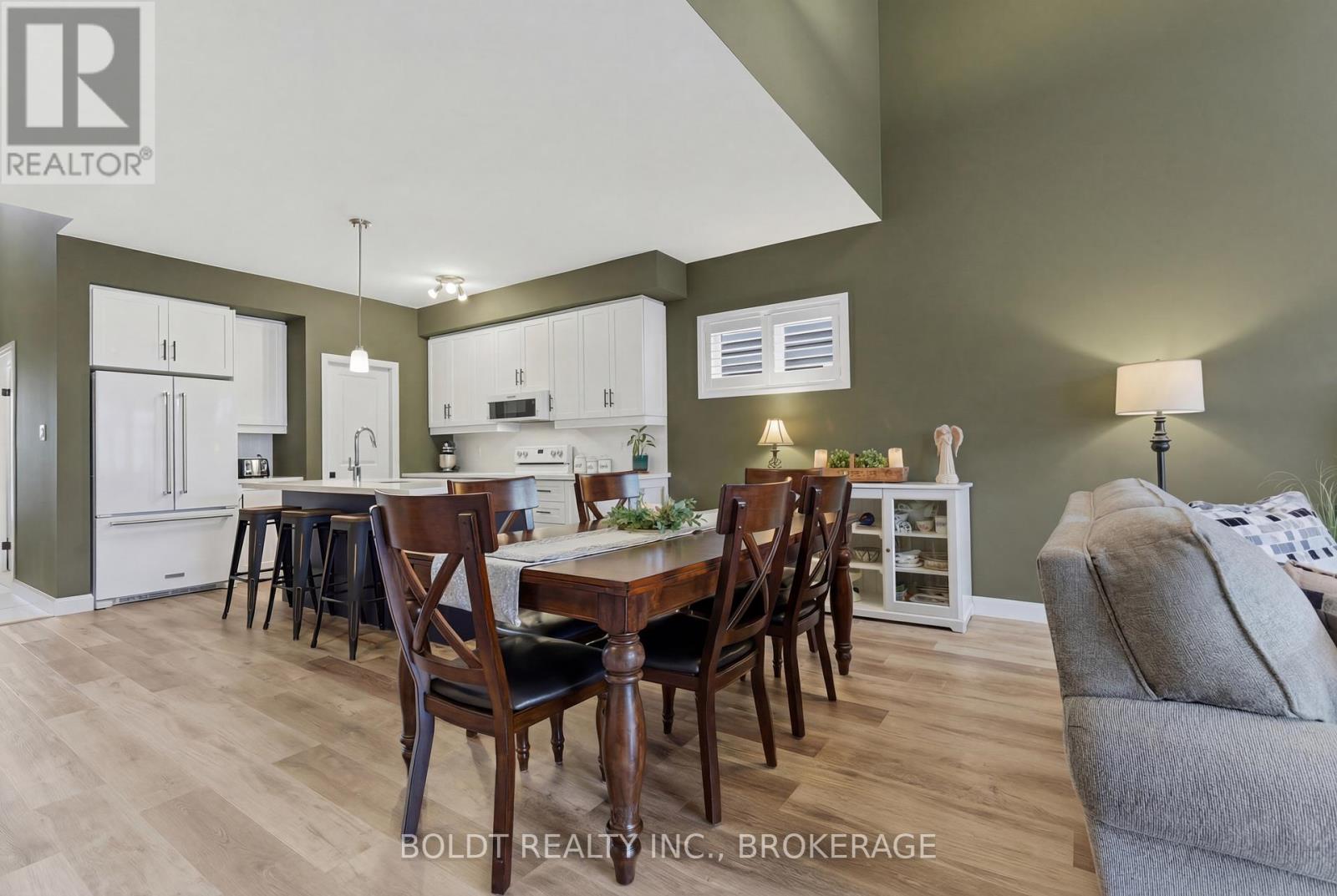 70 Beachwalk Crescent, Fort Erie, Ontario  L0S 1B0 - Photo 9 - X12953006