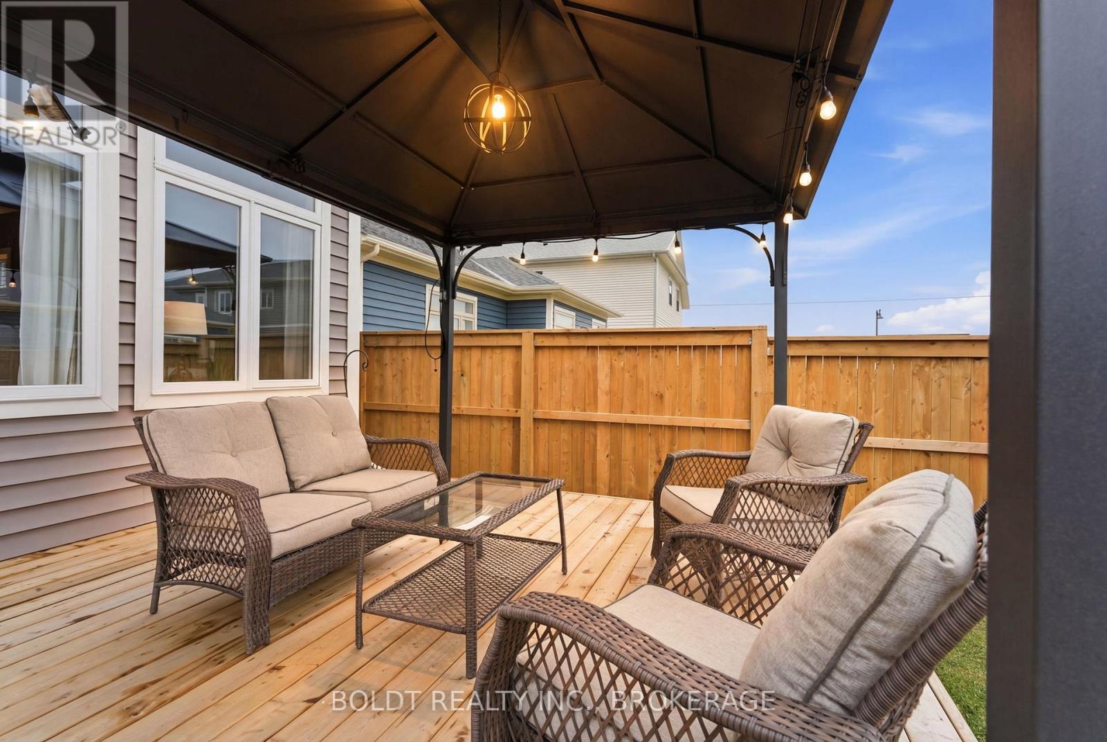 70 Beachwalk Crescent, Fort Erie, Ontario  L0S 1B0 - Photo 33 - X12953006