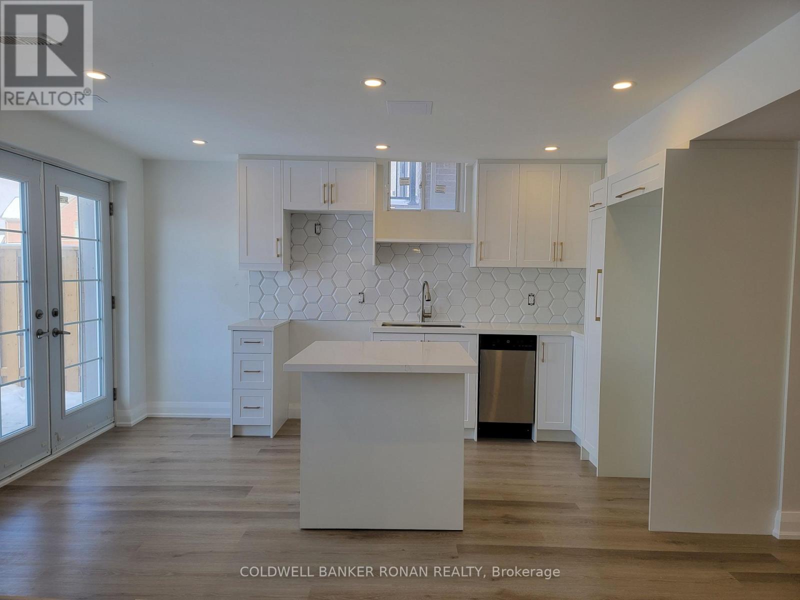 6 Frank Kelly Drive, East Gwillimbury, Ontario  L9N 0R2 - Photo 2 - N12954032