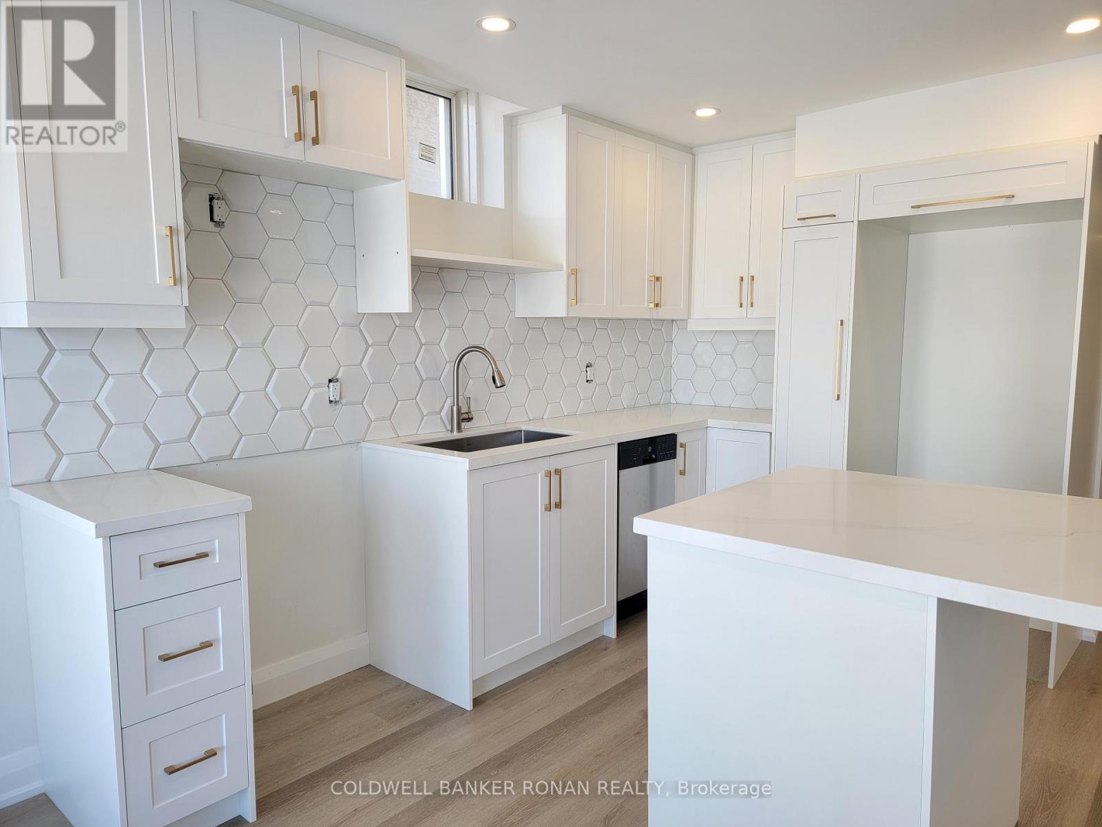 6 Frank Kelly Drive, East Gwillimbury, Ontario  L9N 0R2 - Photo 6 - N12954032