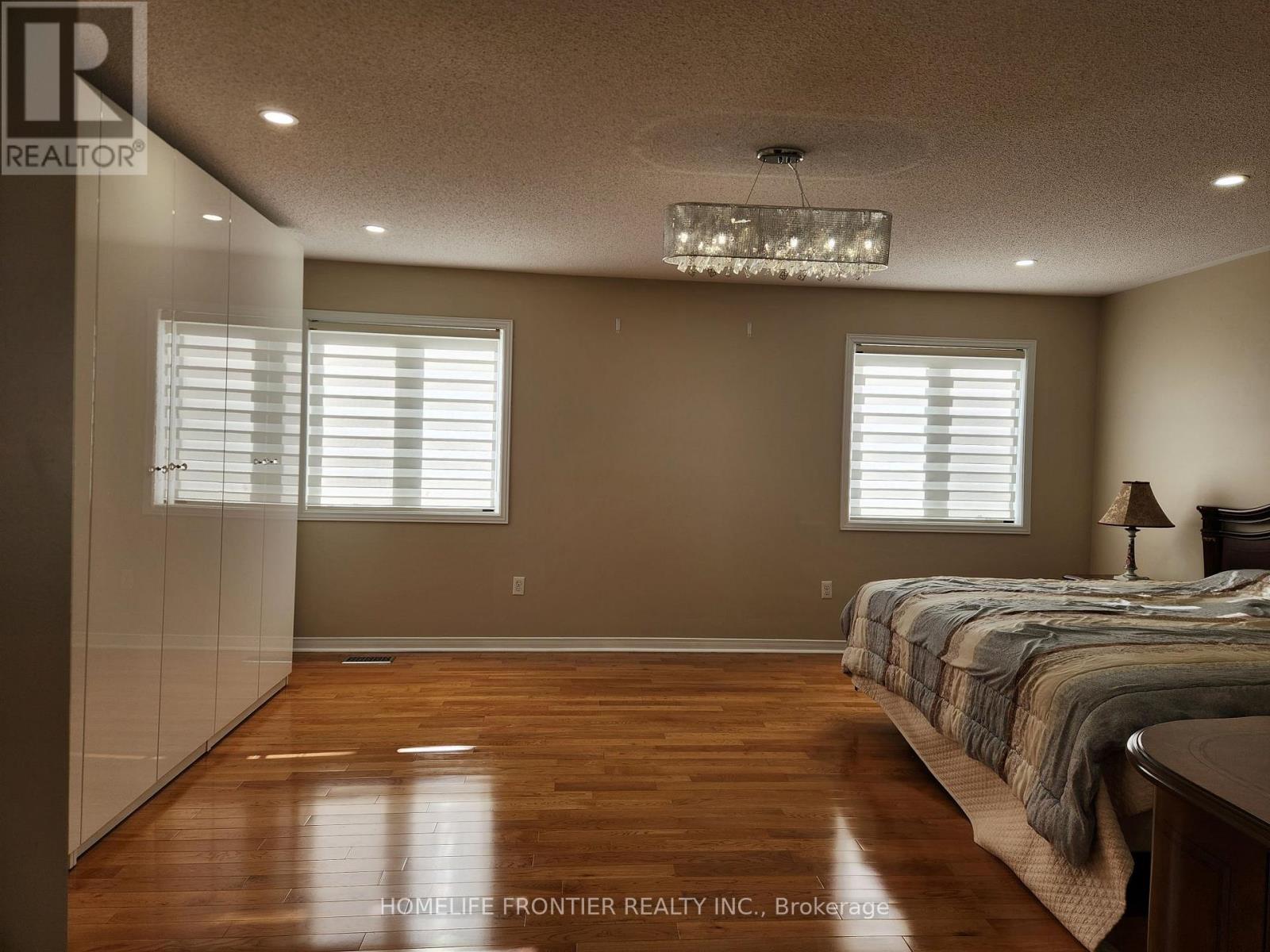 98 Merton Street, Richmond Hill, Ontario  L4E 0P2 - Photo 18 - N12954100