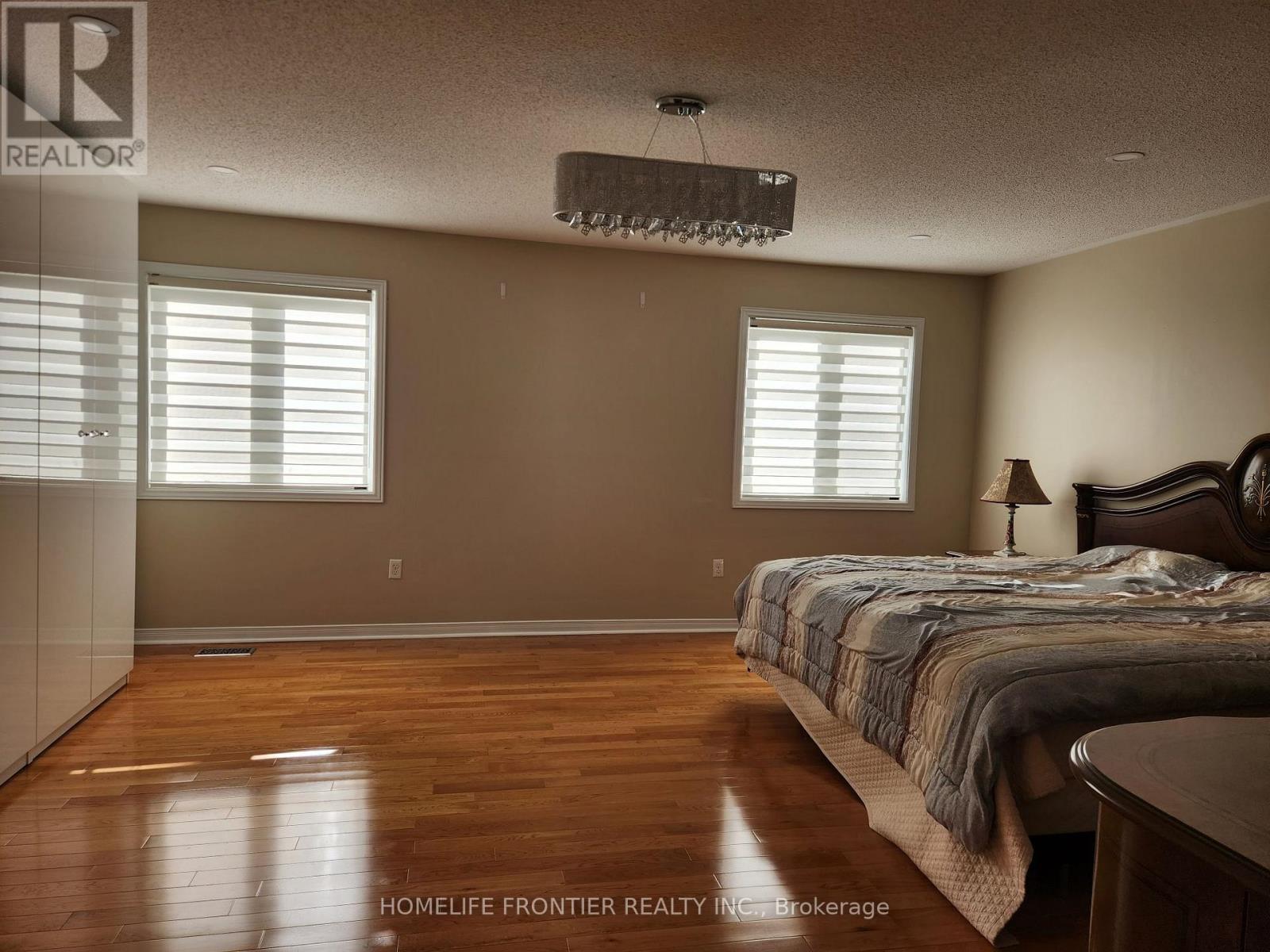 98 Merton Street, Richmond Hill, Ontario  L4E 0P2 - Photo 19 - N12954100