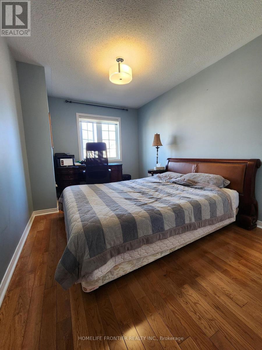 98 Merton Street, Richmond Hill, Ontario  L4E 0P2 - Photo 2 - N12954100