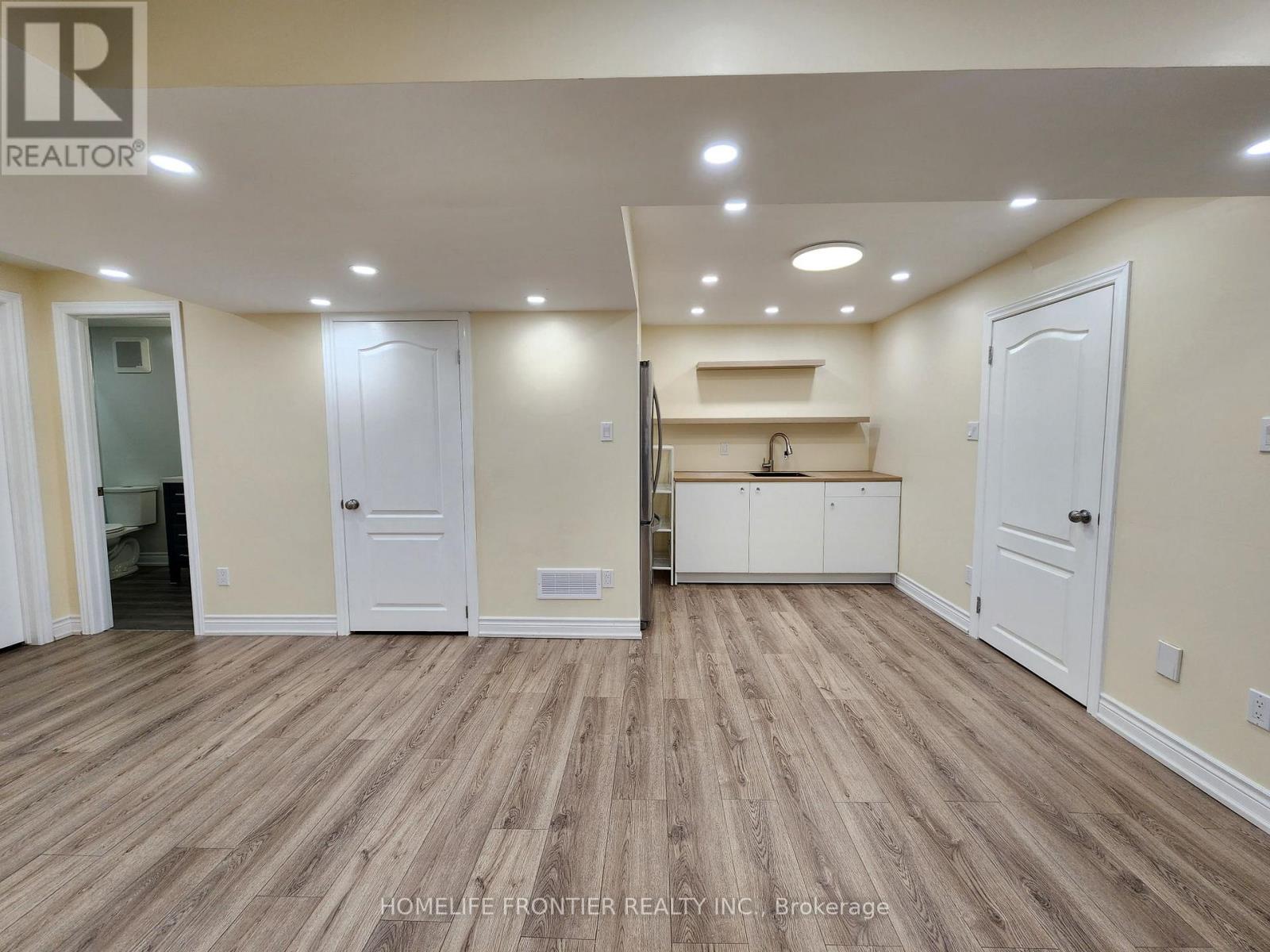 98 Merton Street, Richmond Hill, Ontario  L4E 0P2 - Photo 22 - N12954100