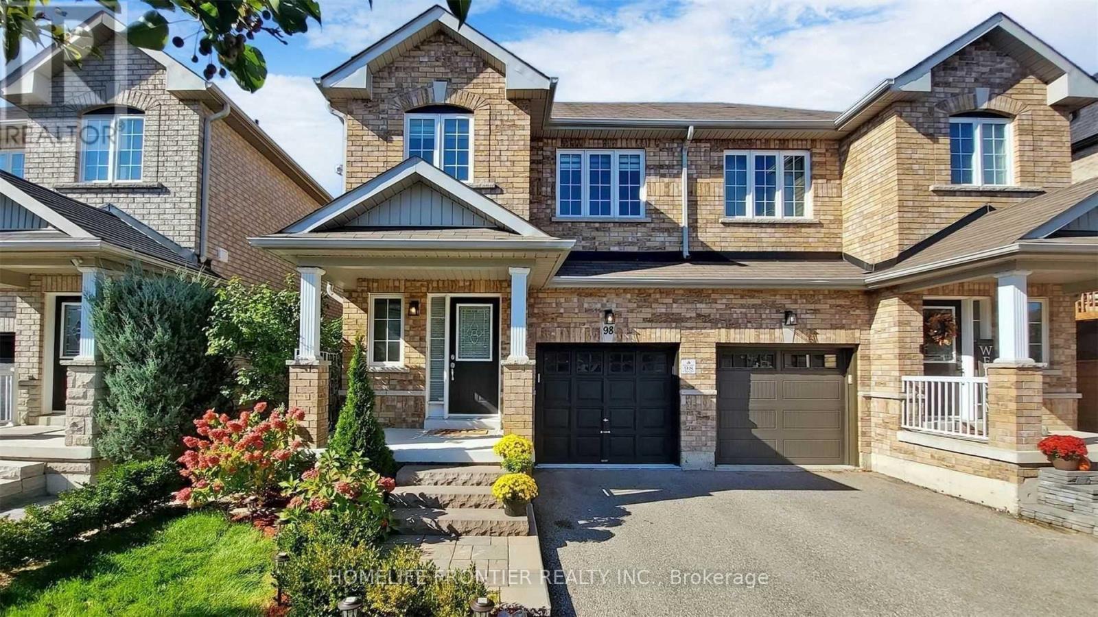 98 Merton Street, Richmond Hill, Ontario  L4E 0P2 - Photo 4 - N12954100