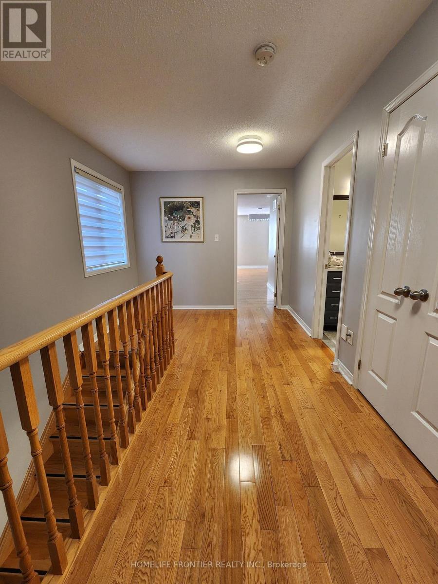 98 Merton Street, Richmond Hill, Ontario  L4E 0P2 - Photo 5 - N12954100