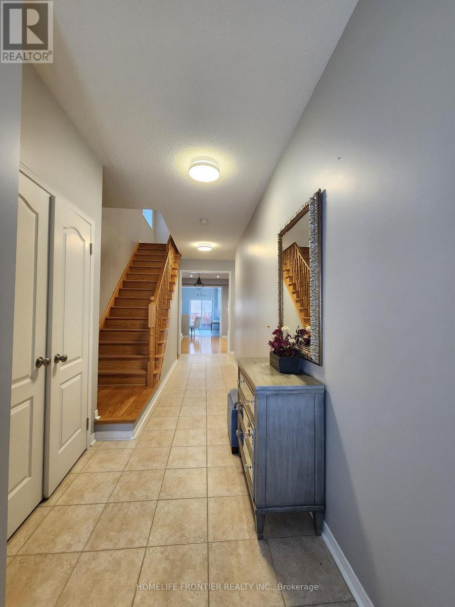 98 Merton Street, Richmond Hill, Ontario  L4E 0P2 - Photo 6 - N12954100