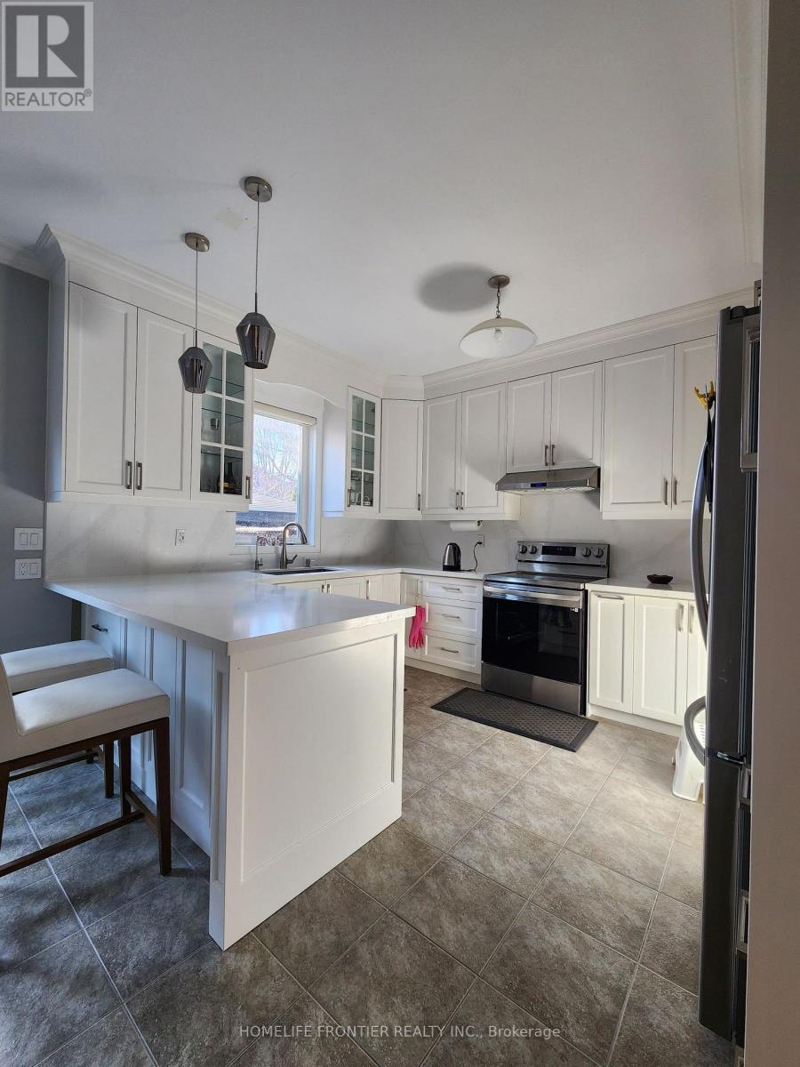 98 Merton Street, Richmond Hill, Ontario  L4E 0P2 - Photo 8 - N12954100