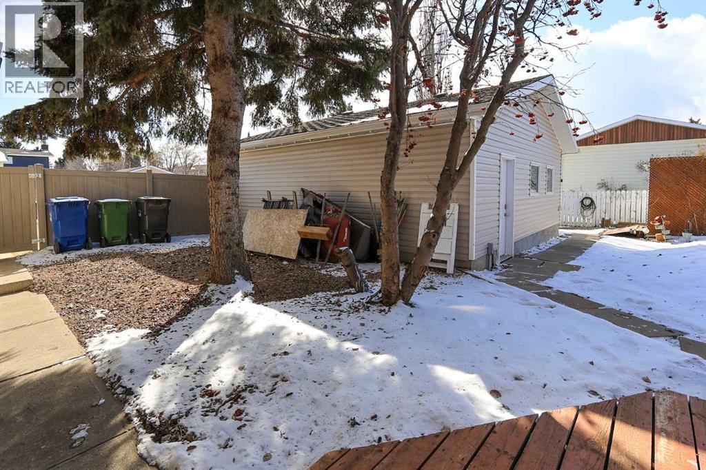 415 Barrett Drive, Red Deer, Alberta  T4R 1M2 - Photo 39 - A2298184