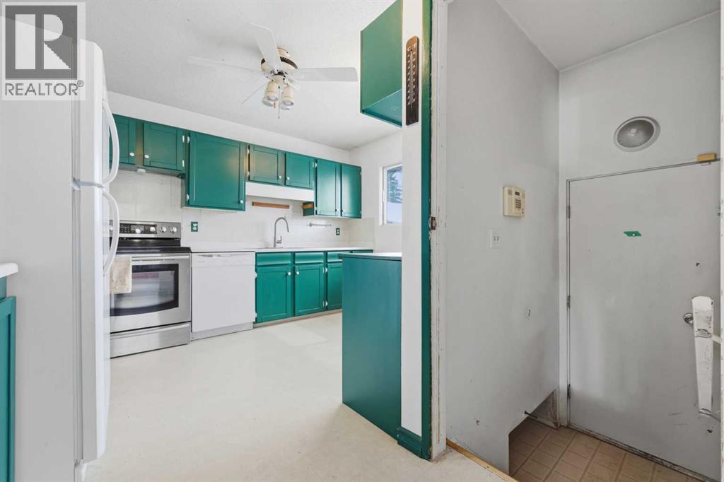 4911 Marcombe Road NE, Calgary, Alberta  T2A 3G4 - Photo 14 - A2297127