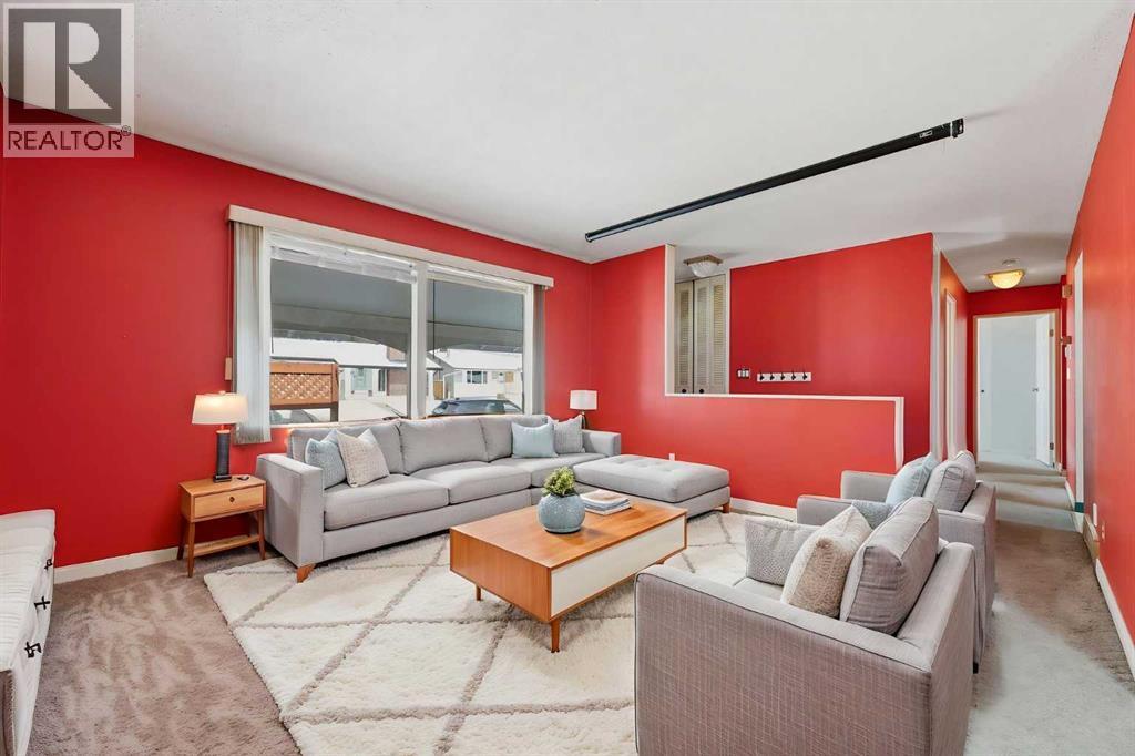 4911 Marcombe Road NE, Calgary, Alberta  T2A 3G4 - Photo 6 - A2297127