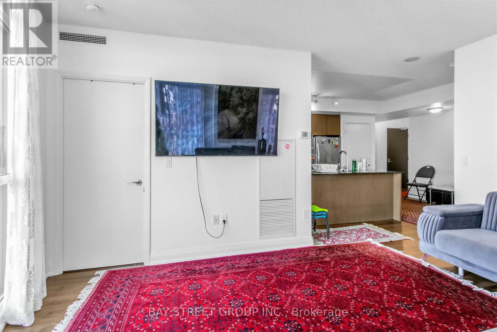 1910 - 9 Valhalla Inn Road, Toronto, Ontario  M9B 0B2 - Photo 13 - W12954040