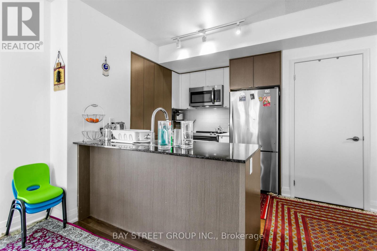 1910 - 9 Valhalla Inn Road, Toronto, Ontario  M9B 0B2 - Photo 19 - W12954040