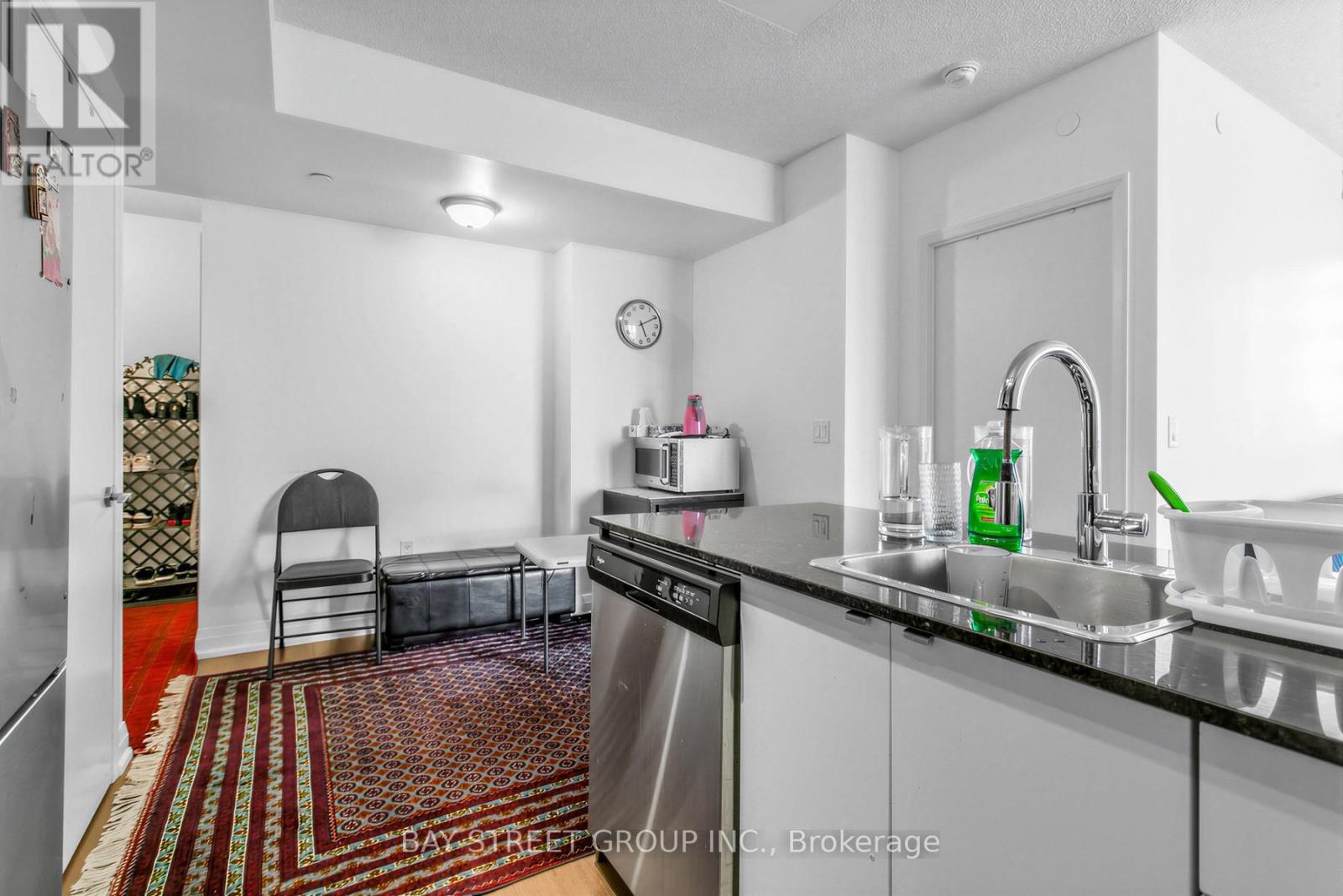 1910 - 9 Valhalla Inn Road, Toronto, Ontario  M9B 0B2 - Photo 20 - W12954040