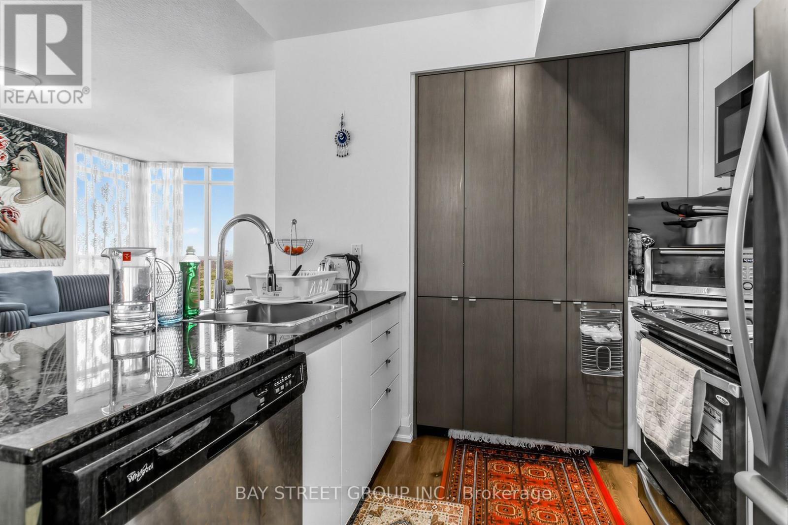 1910 - 9 Valhalla Inn Road, Toronto, Ontario  M9B 0B2 - Photo 21 - W12954040