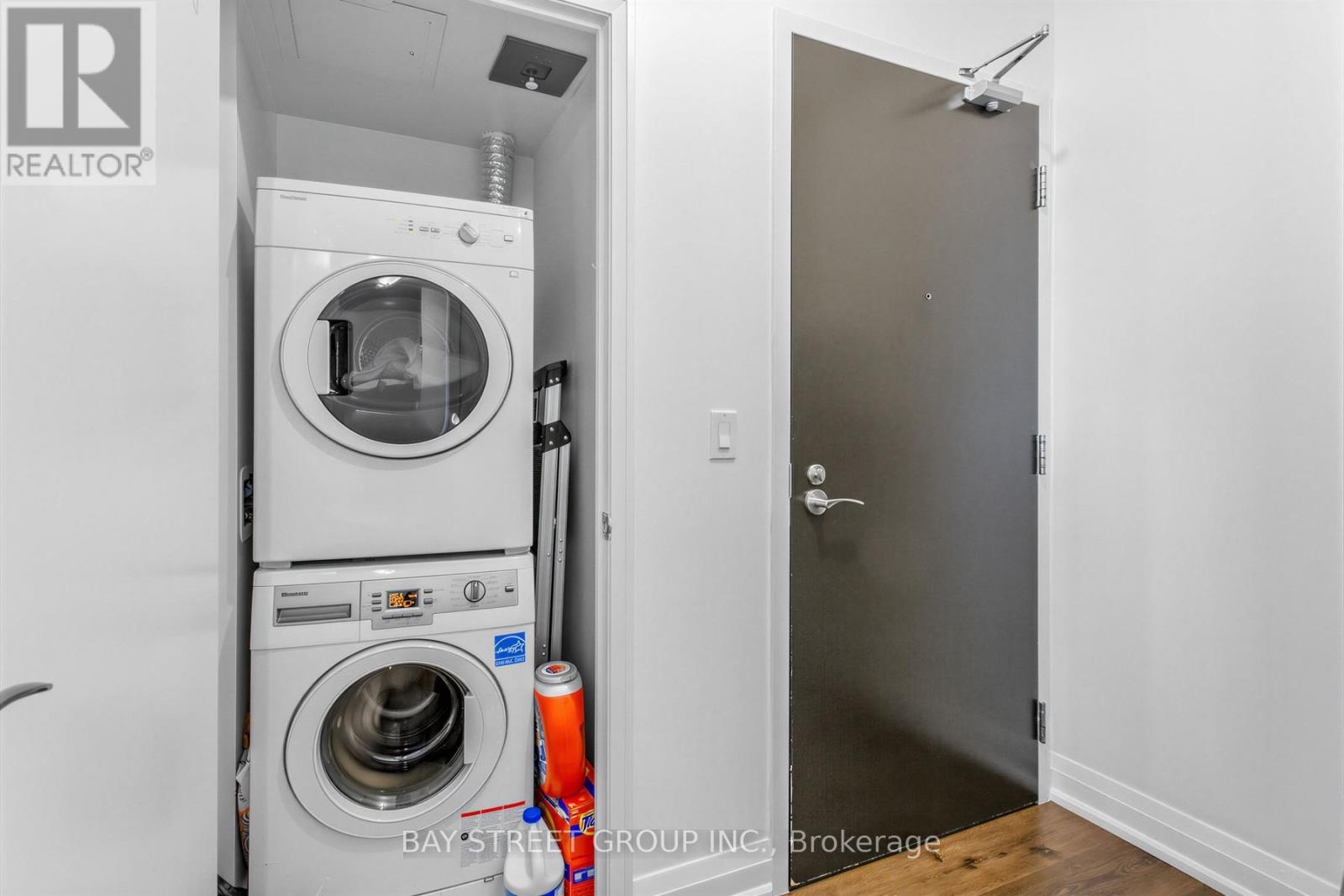 1910 - 9 Valhalla Inn Road, Toronto, Ontario  M9B 0B2 - Photo 24 - W12954040