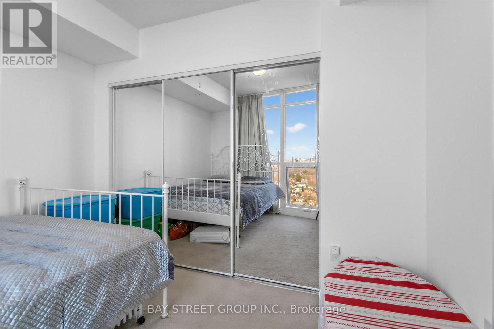 1910 - 9 Valhalla Inn Road, Toronto, Ontario  M9B 0B2 - Photo 8 - W12954040