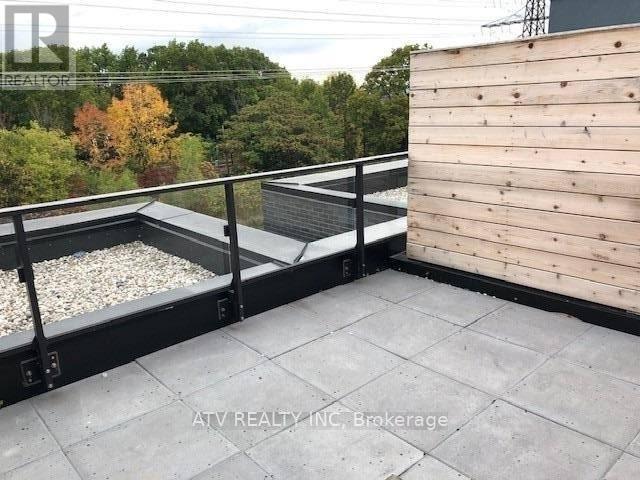 Th17 - 10 Brin Drive, Toronto, Ontario  M8X 0B3 - Photo 8 - W12954046