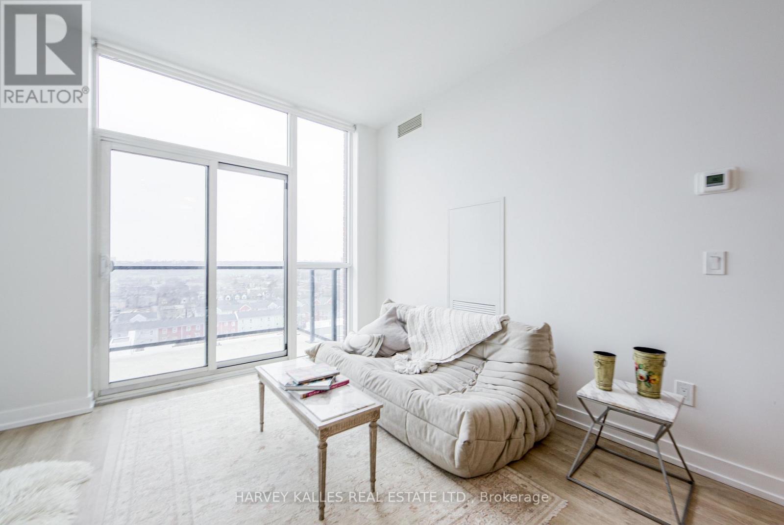 1001 - 2300 St Clair Avenue W, Toronto, Ontario  M6P 0B3 - Photo 11 - W12954080