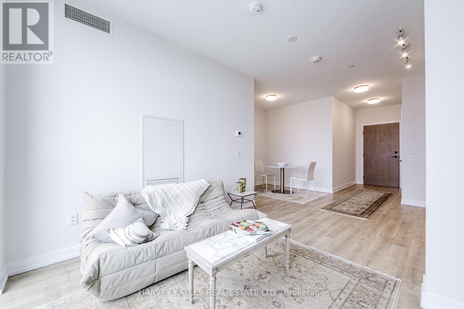 1001 - 2300 St Clair Avenue W, Toronto, Ontario  M6P 0B3 - Photo 12 - W12954080