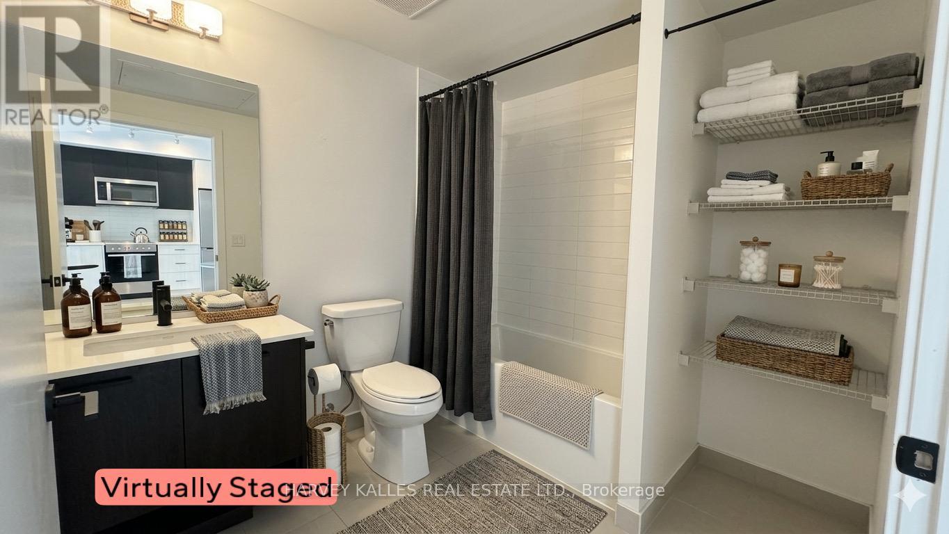 1001 - 2300 St Clair Avenue W, Toronto, Ontario  M6P 0B3 - Photo 15 - W12954080