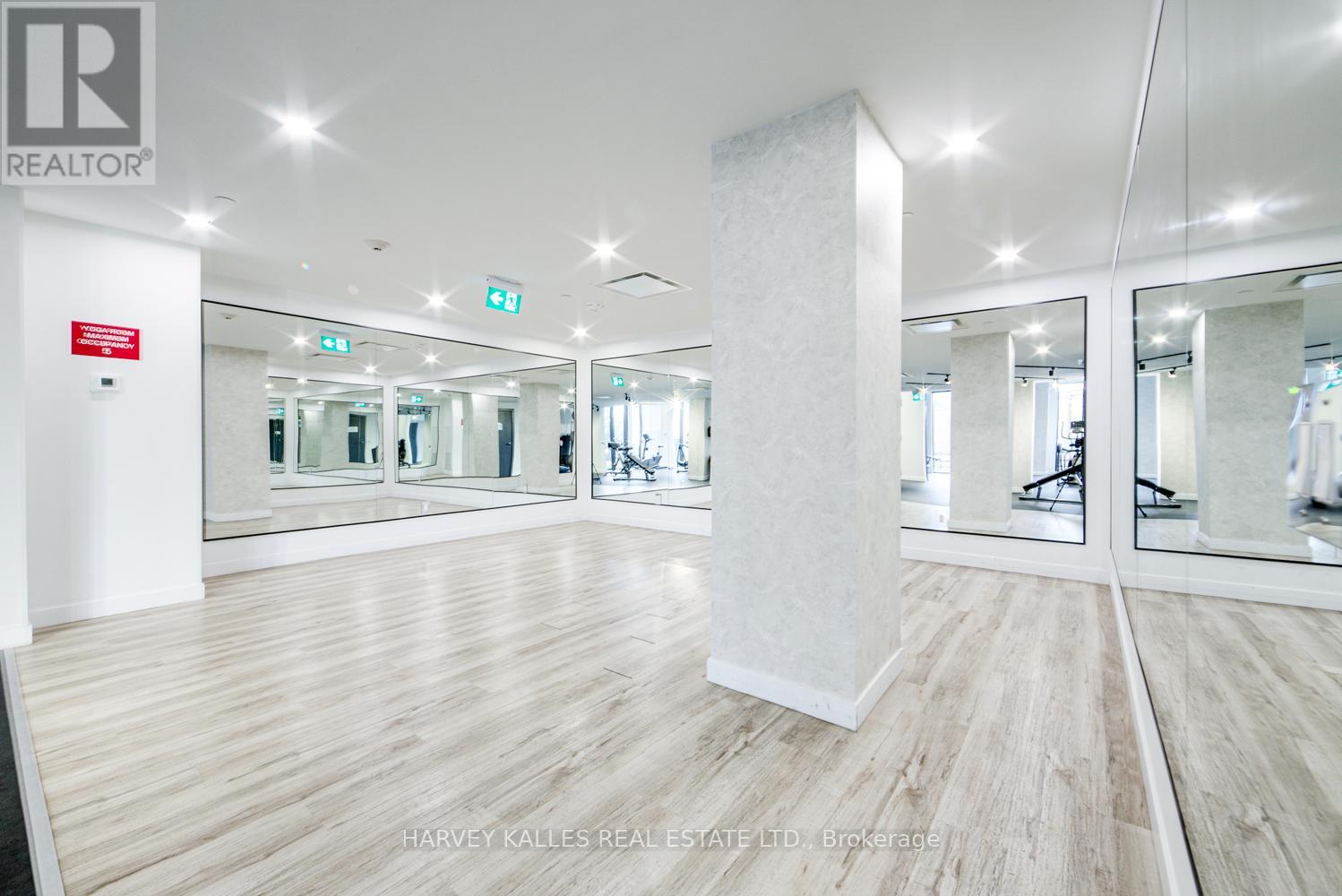 1001 - 2300 St Clair Avenue W, Toronto, Ontario  M6P 0B3 - Photo 26 - W12954080